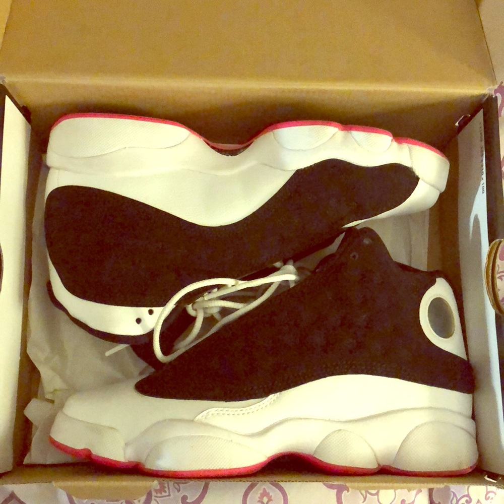 Air Jordan Retro 13 Black/Hyper pink